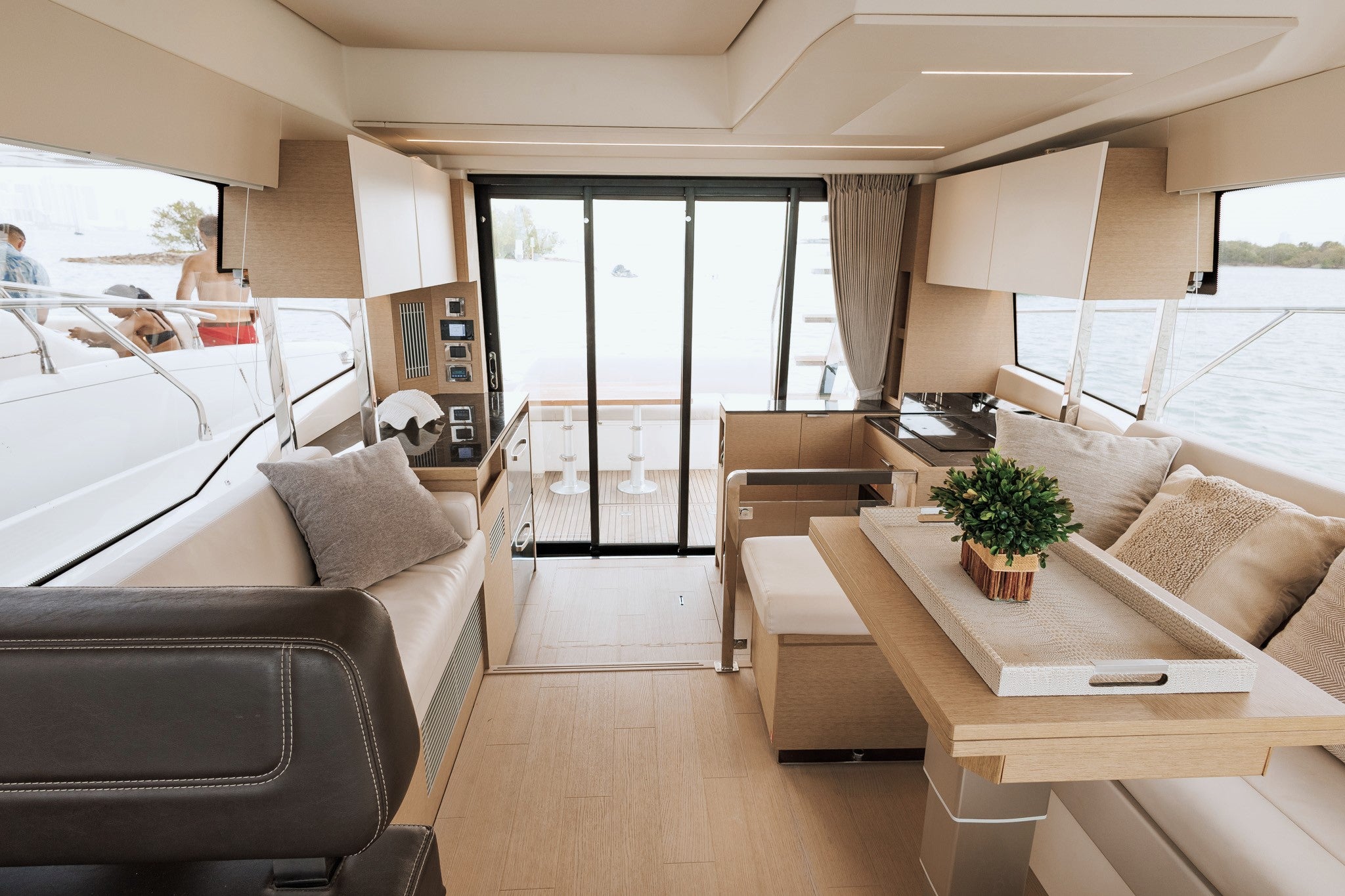 Prestige 420 Flybridge Charter - Miami