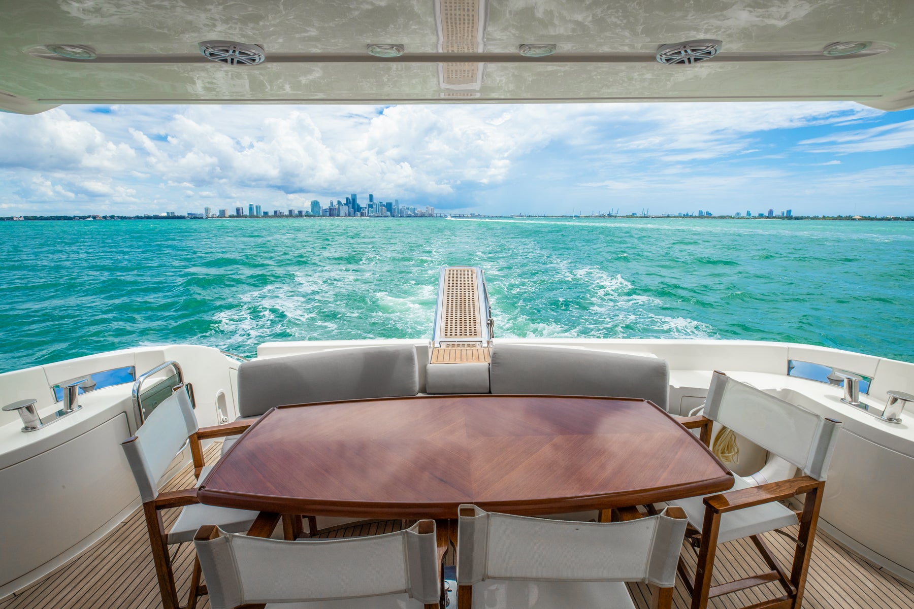 Azimut 62 Flybridge 'Alana Rose' Charter - Premium Experience