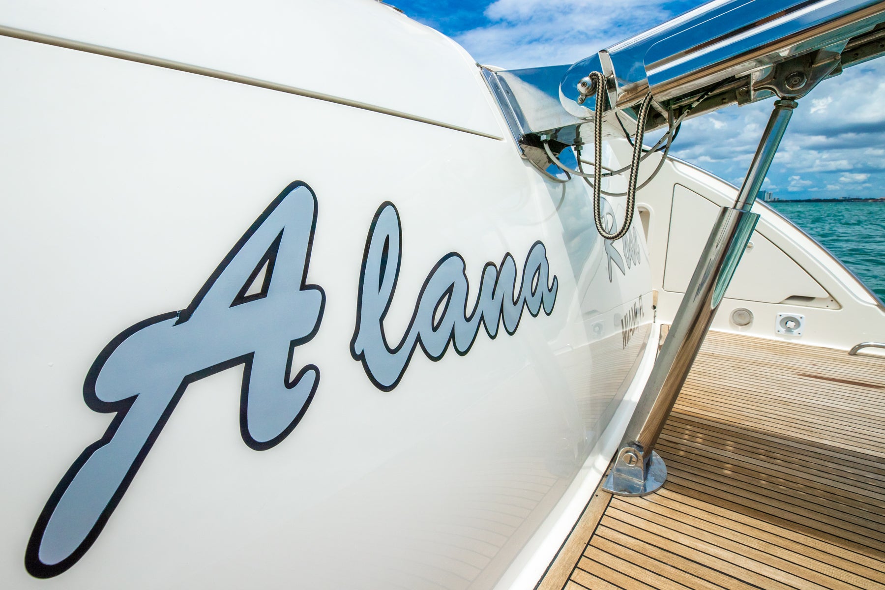 Azimut 62 Flybridge 'Alana Rose' Charter - Premium Experience