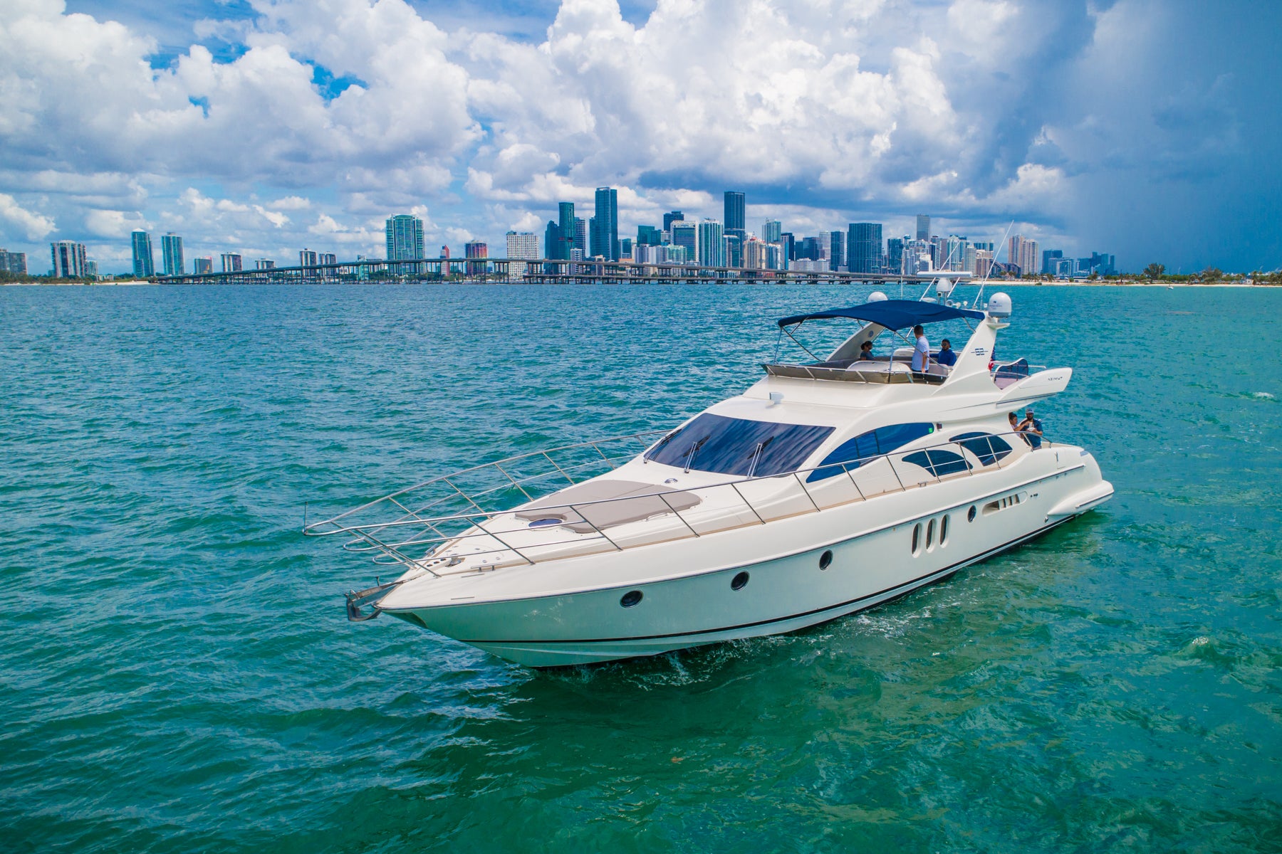 Azimut 62 Flybridge 'Alana Rose' Charter - Premium Experience