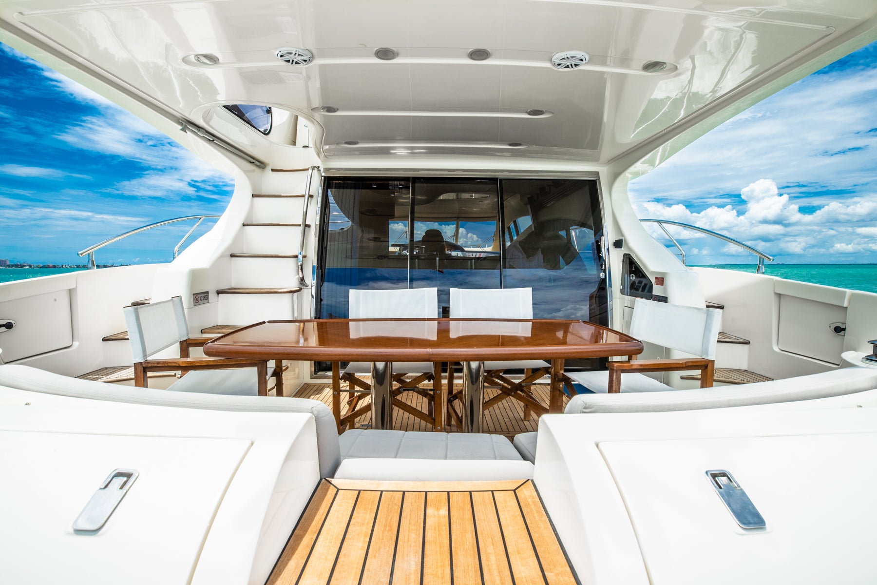 Azimut 62 Flybridge 'Alana Rose' Charter - Premium Experience
