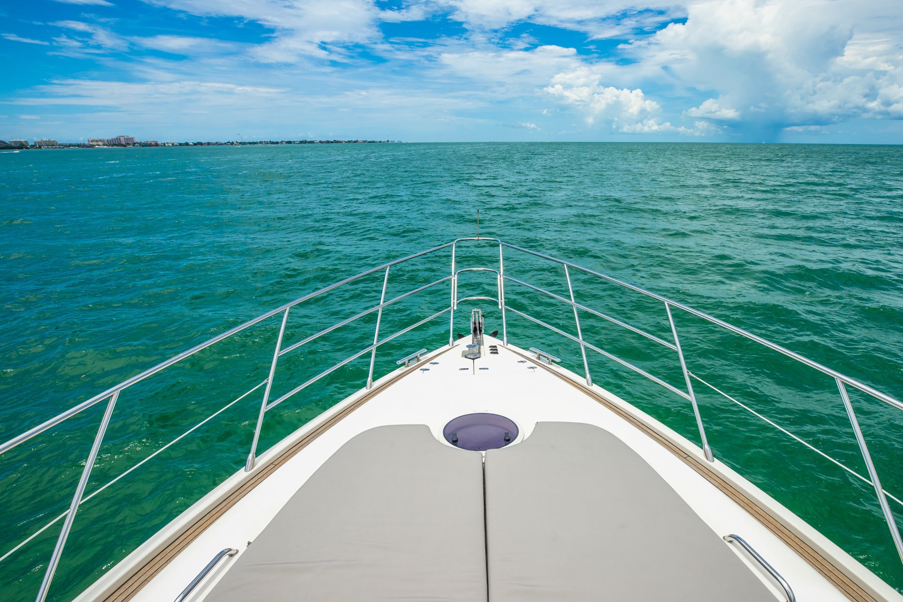 Azimut 62 Flybridge 'Alana Rose' Charter - Premium Experience