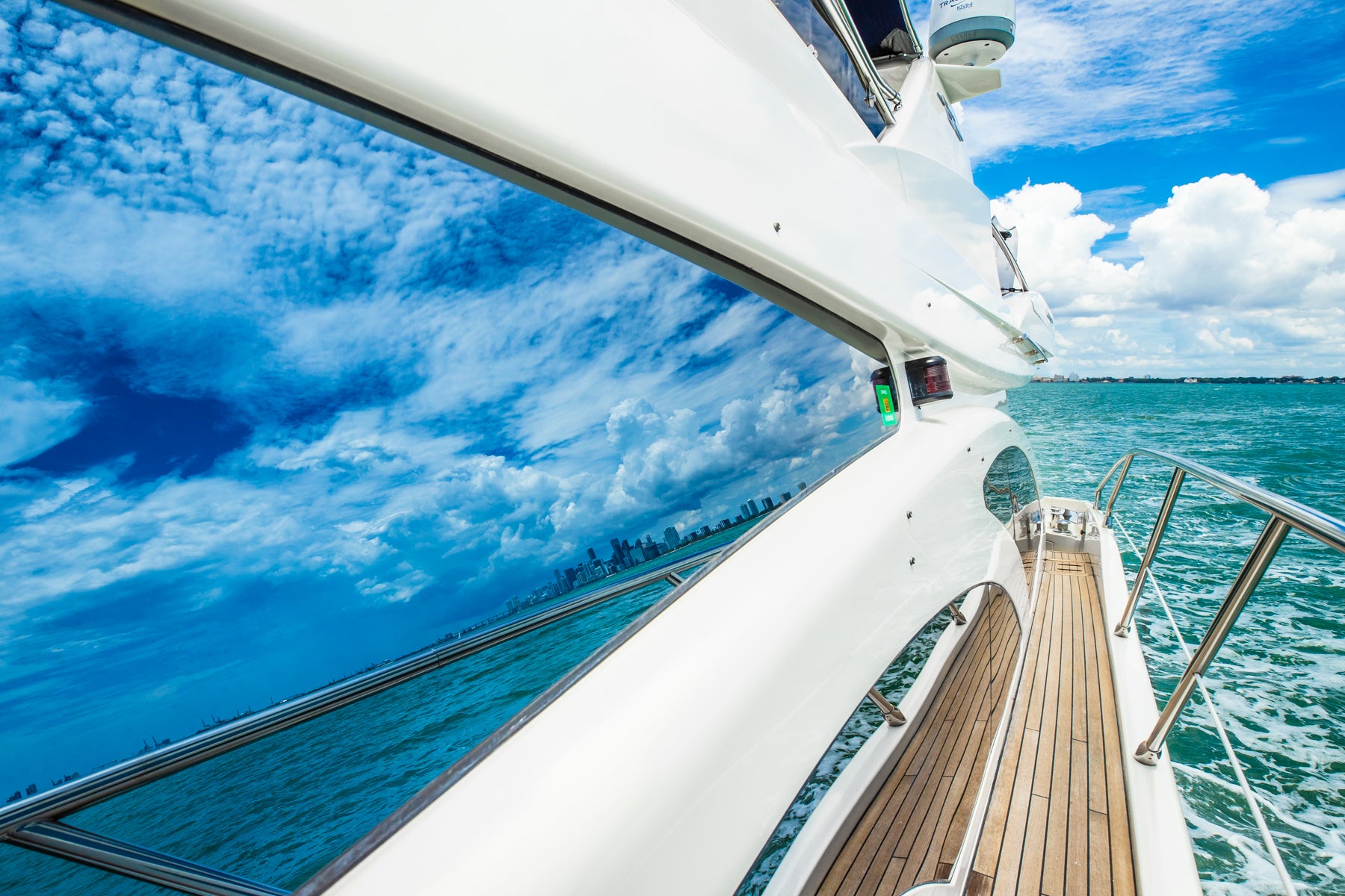 Azimut 62 Flybridge 'Alana Rose' Charter - Premium Experience