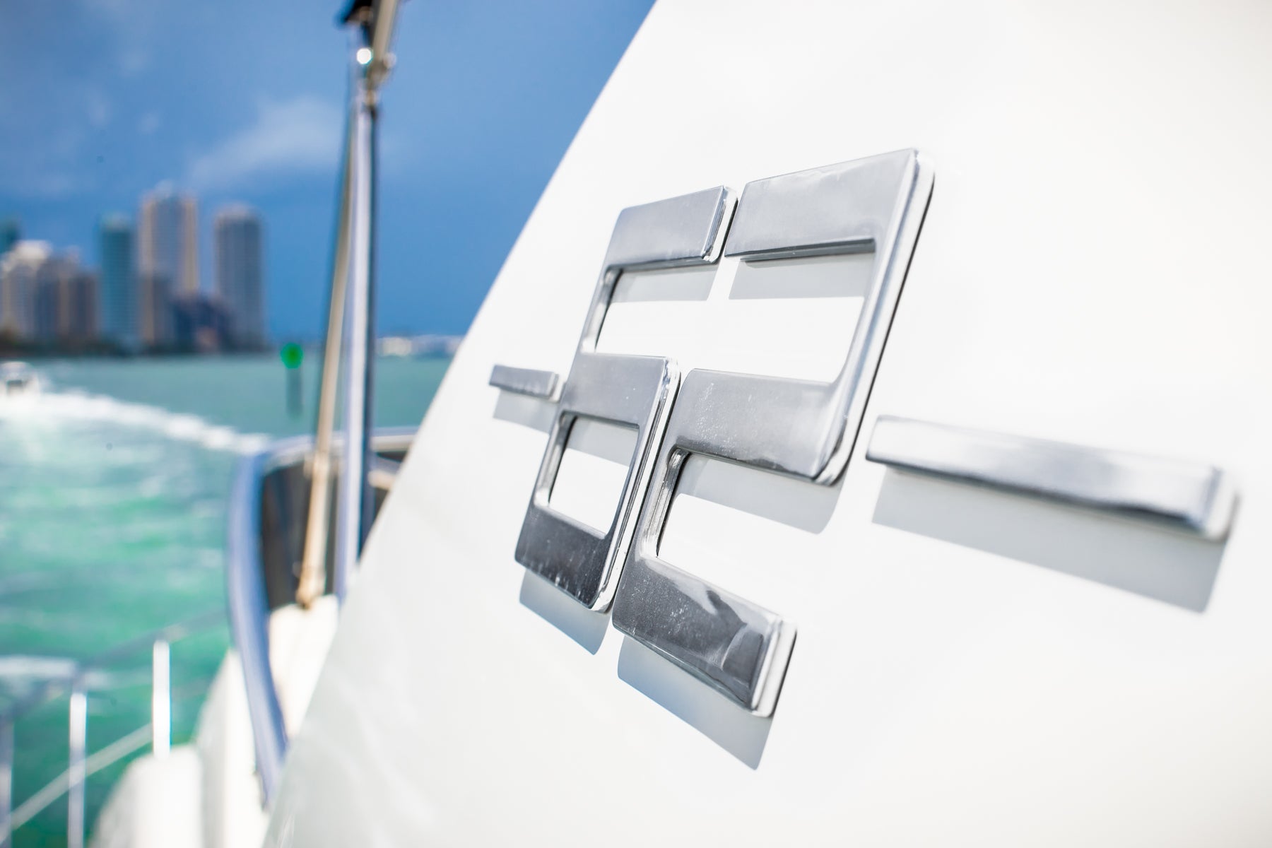 Azimut 62 Flybridge 'Alana Rose' Charter - Premium Experience