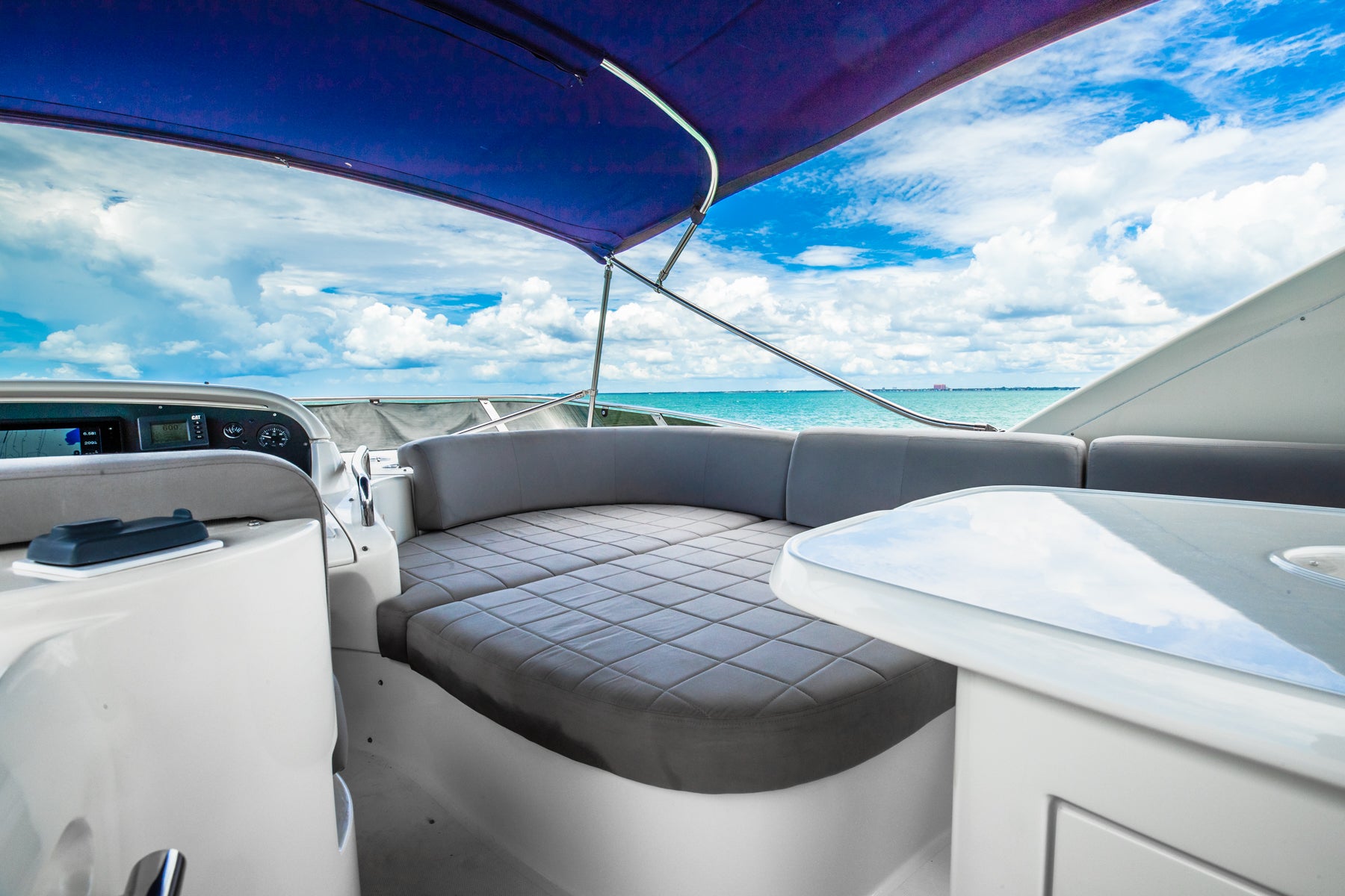 Azimut 62 Flybridge 'Alana Rose' Charter - Premium Experience