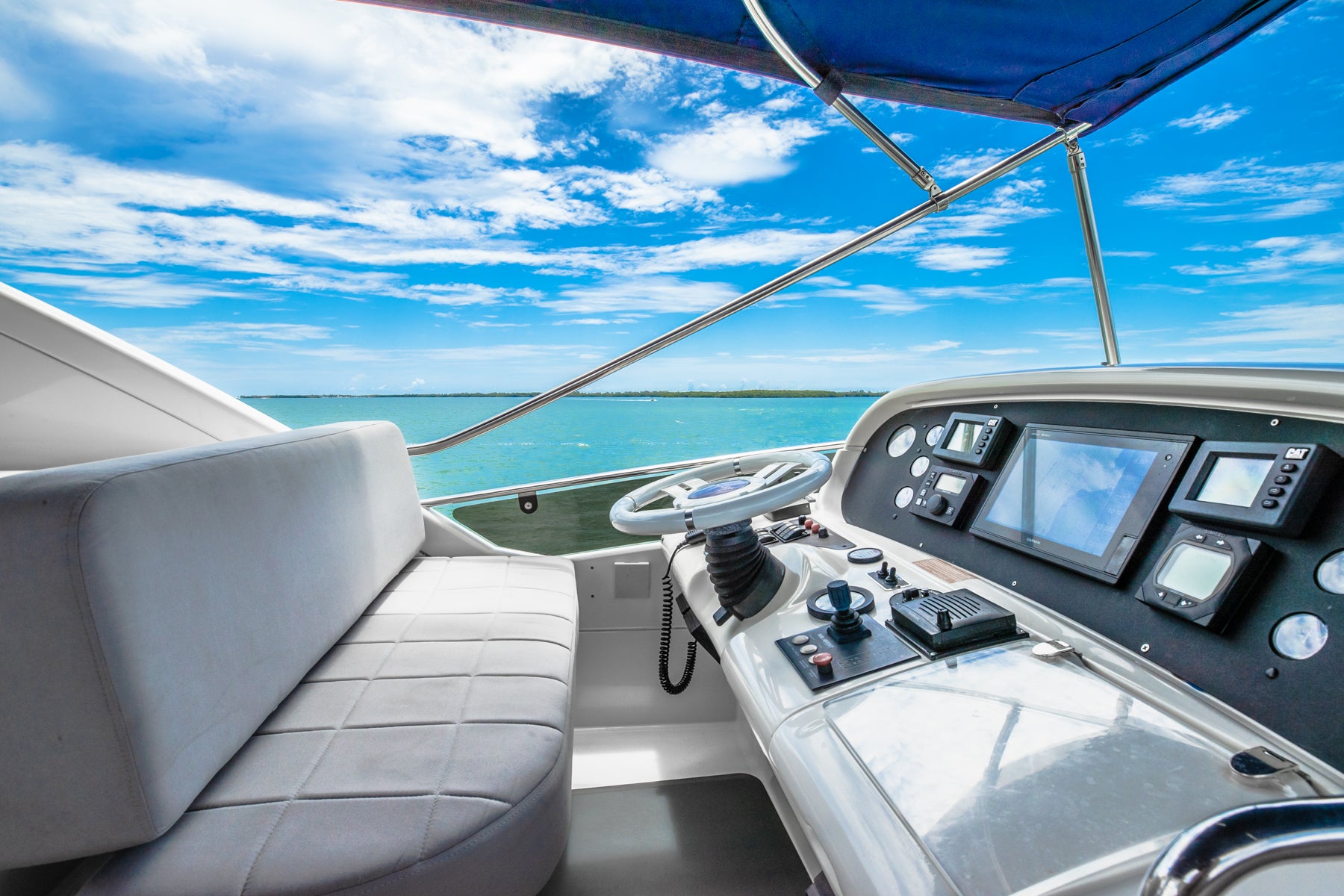 Azimut 62 Flybridge 'Alana Rose' Charter - Premium Experience