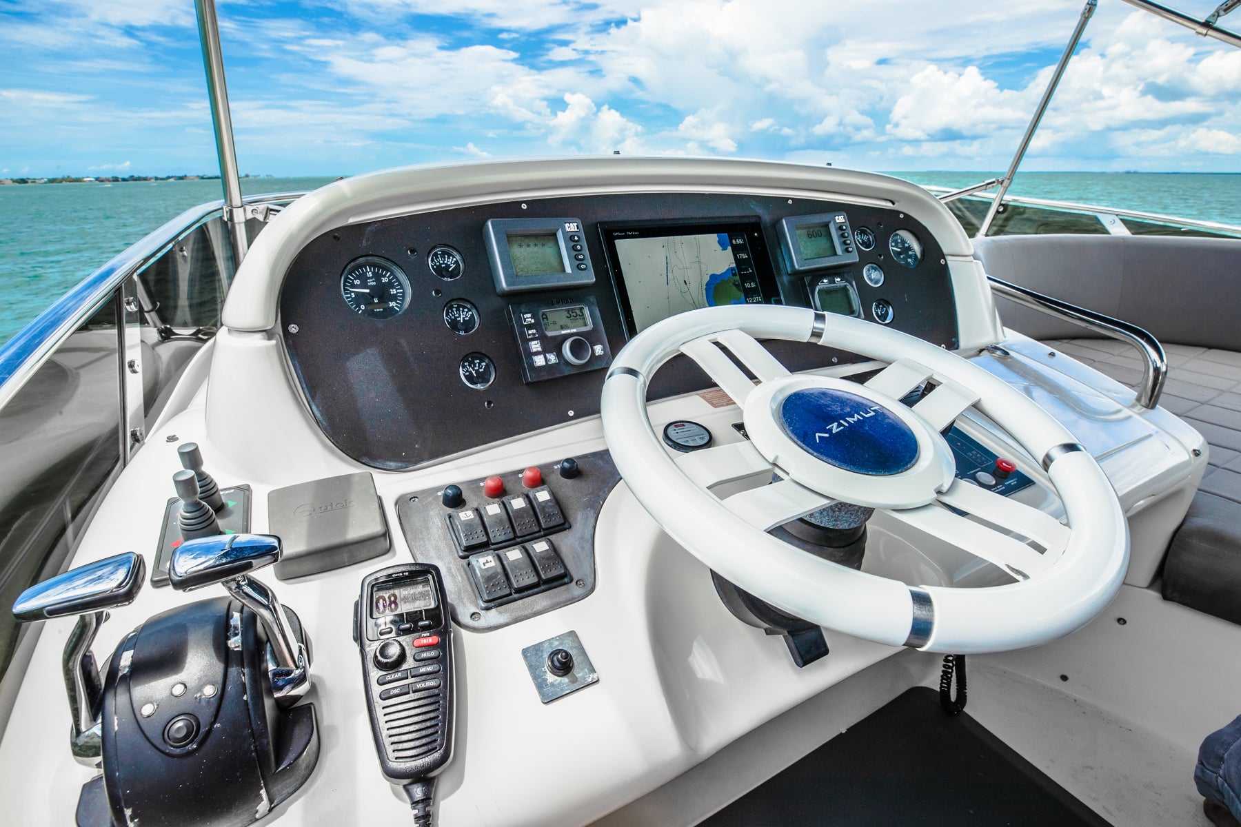 Azimut 62 Flybridge 'Alana Rose' Charter - Premium Experience