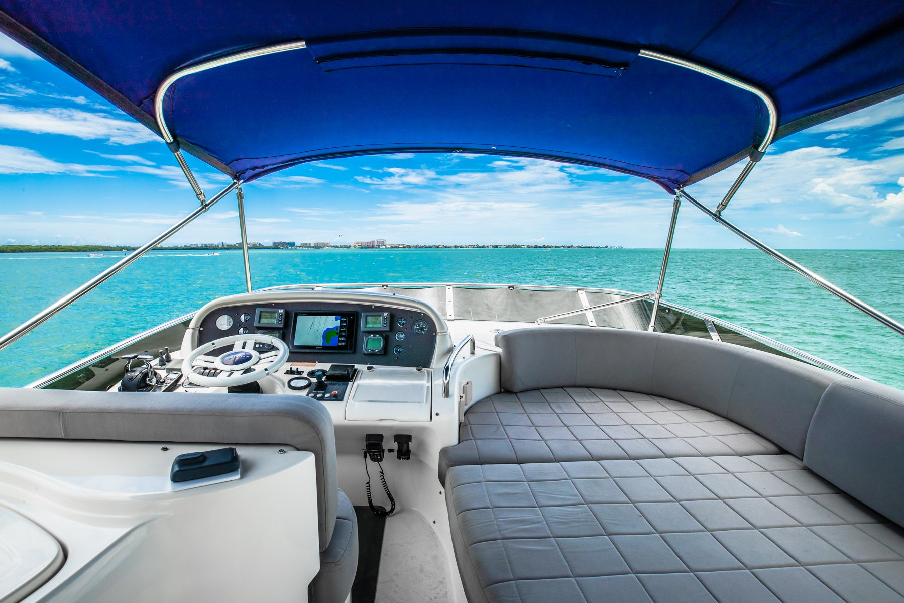 Azimut 62 Flybridge 'Alana Rose' Charter - Premium Experience
