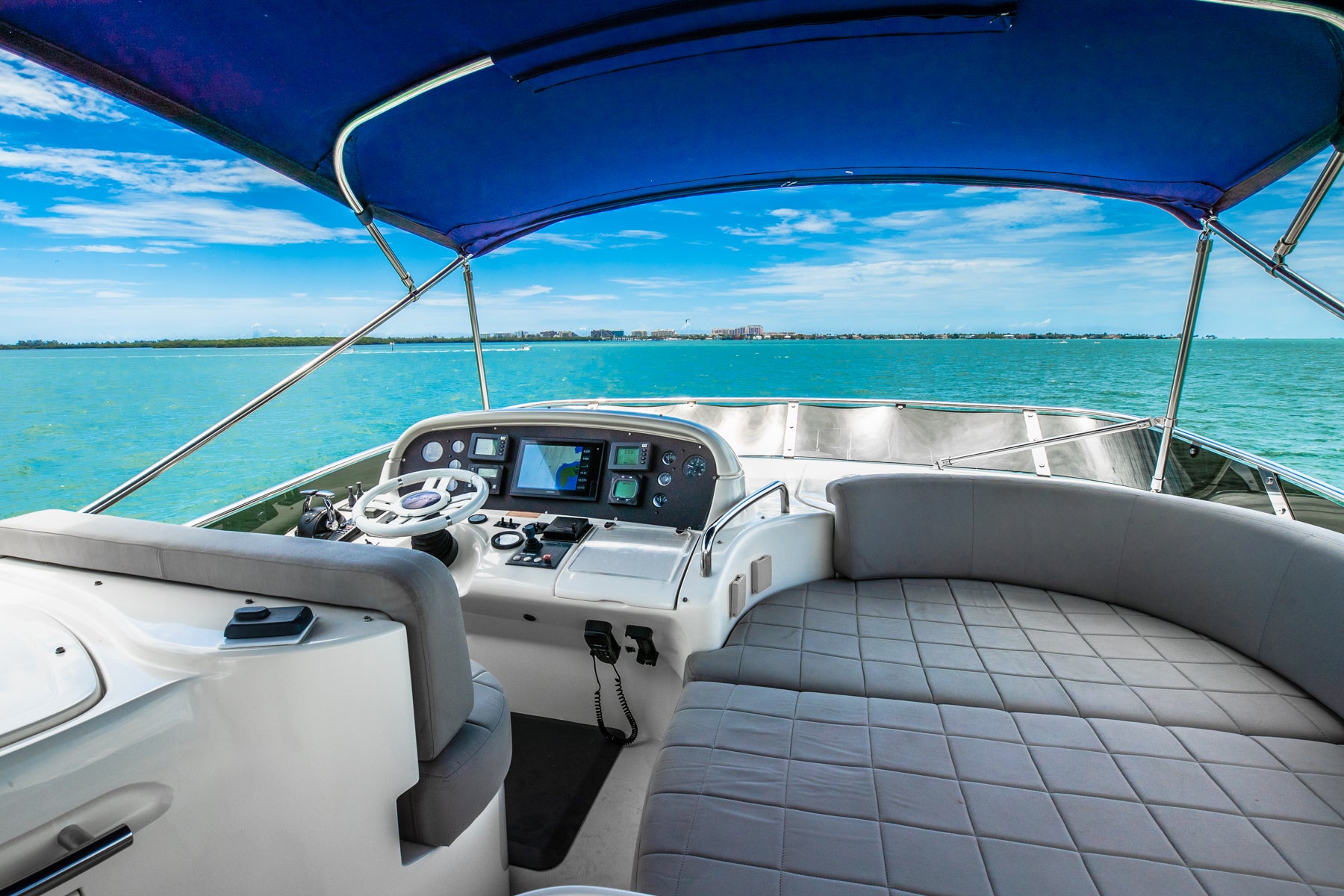 Azimut 62 Flybridge 'Alana Rose' Charter - Premium Experience