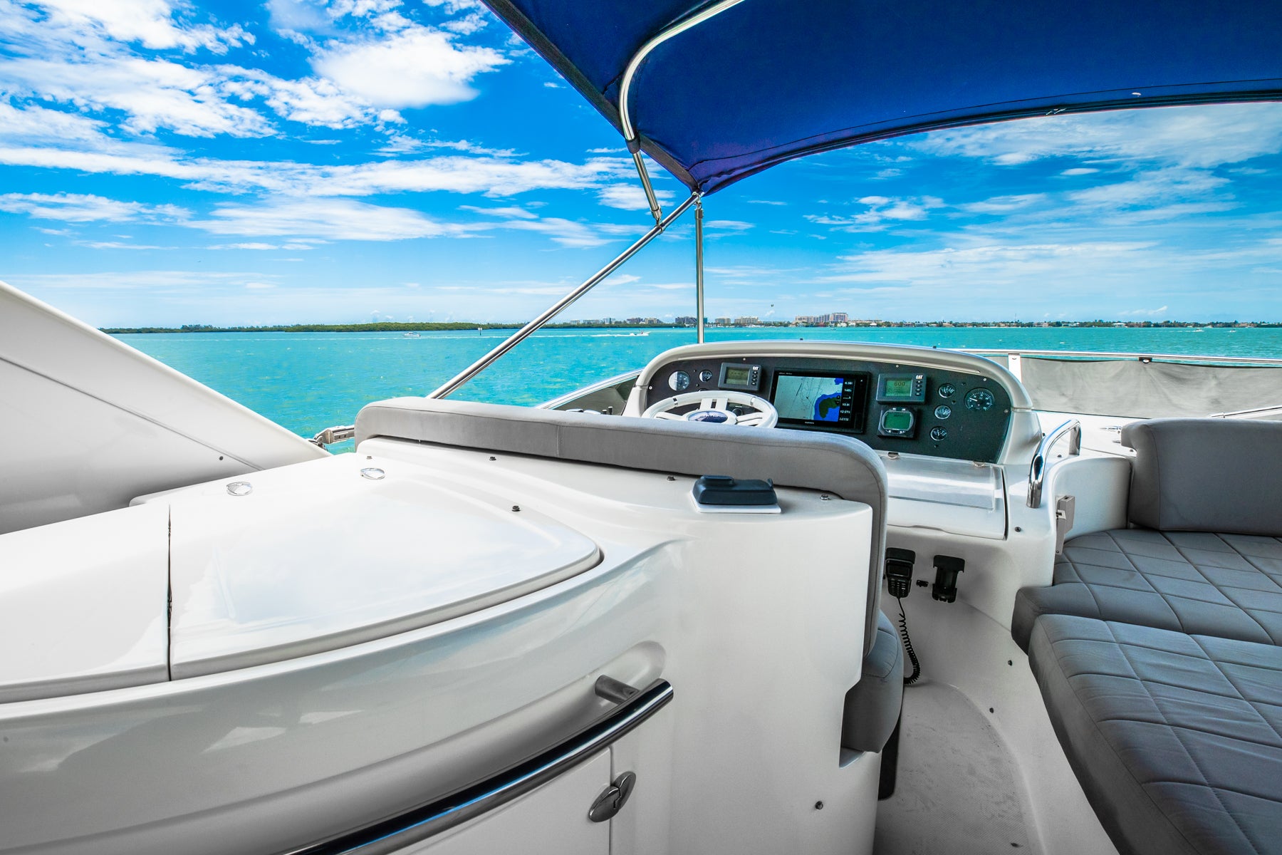 Azimut 62 Flybridge 'Alana Rose' Charter - Premium Experience