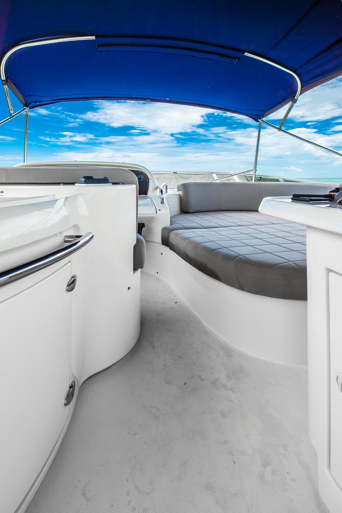 Azimut 62 Flybridge 'Alana Rose' Charter - Premium Experience