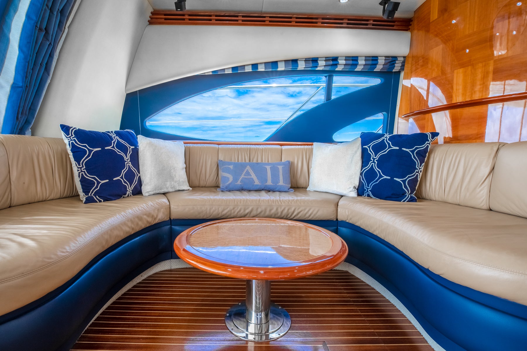 Azimut 62 Flybridge 'Alana Rose' Charter - Premium Experience