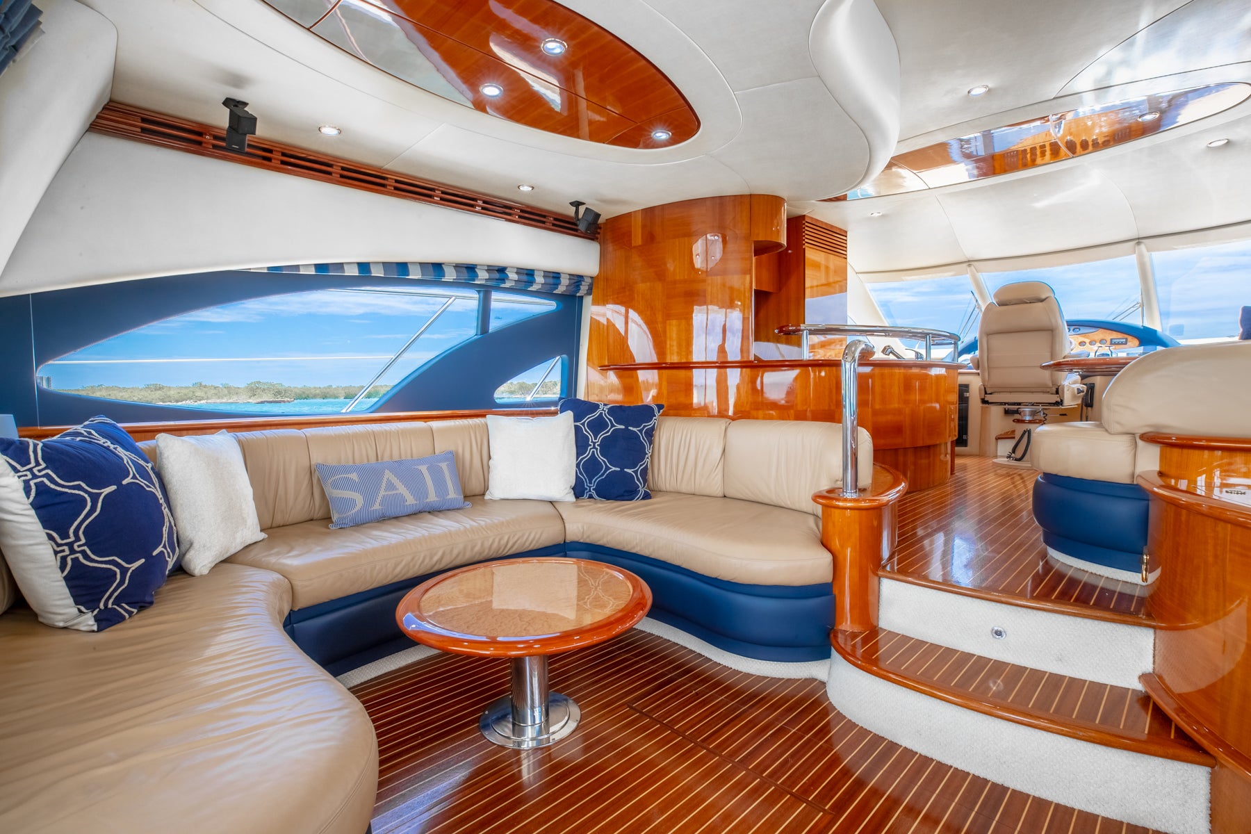 Azimut 62 Flybridge 'Alana Rose' Charter - Premium Experience