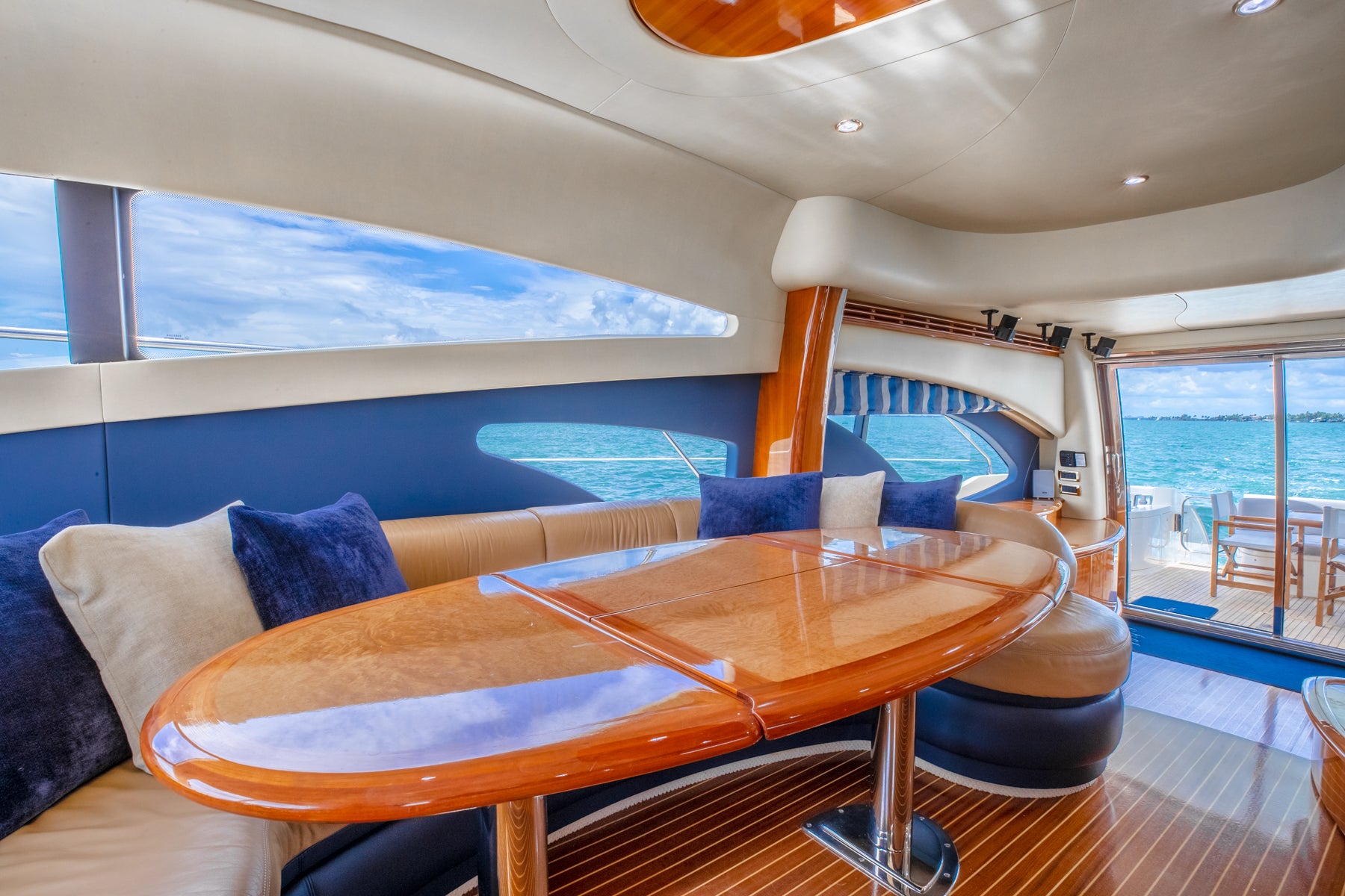 Azimut 62 Flybridge 'Alana Rose' Charter - Premium Experience