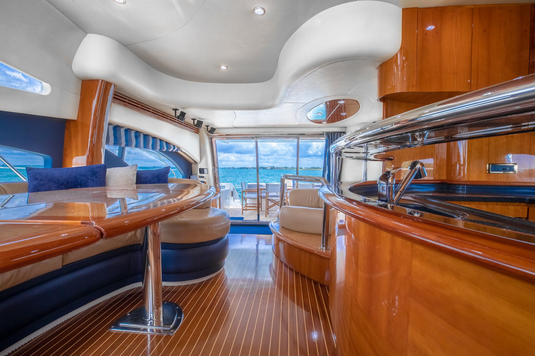 Azimut 62 Flybridge 'Alana Rose' Charter - Premium Experience