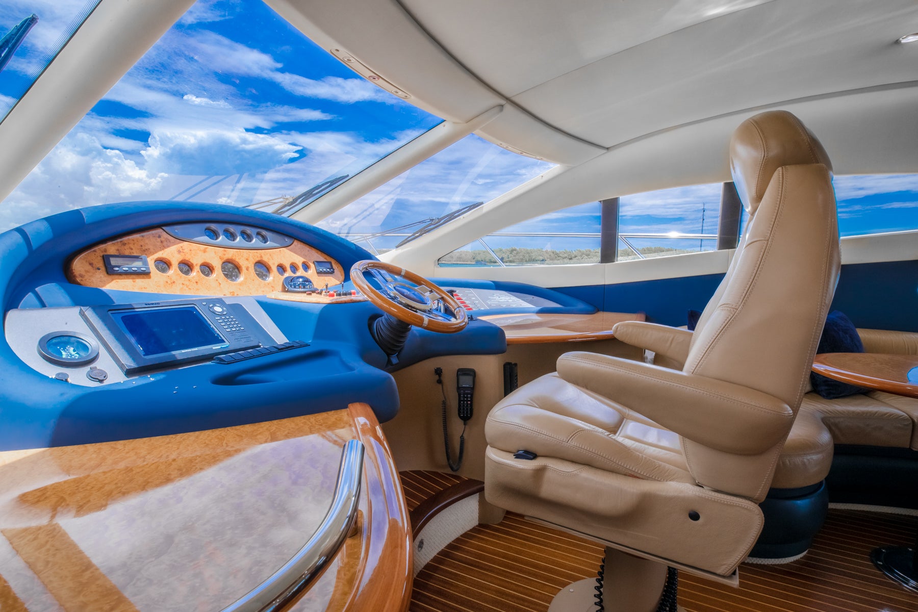 Azimut 62 Flybridge 'Alana Rose' Charter - Premium Experience