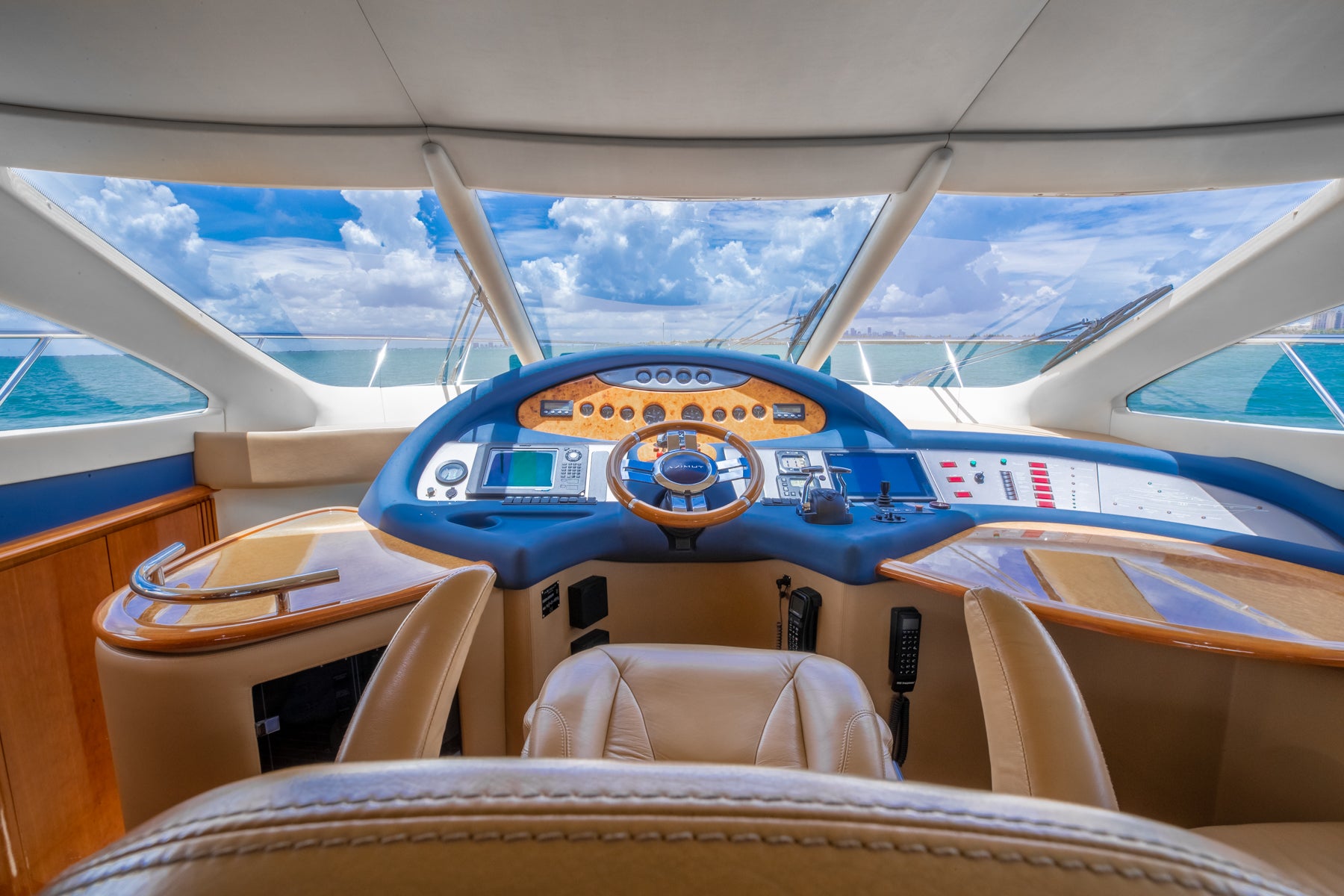 Azimut 62 Flybridge 'Alana Rose' Charter - Premium Experience
