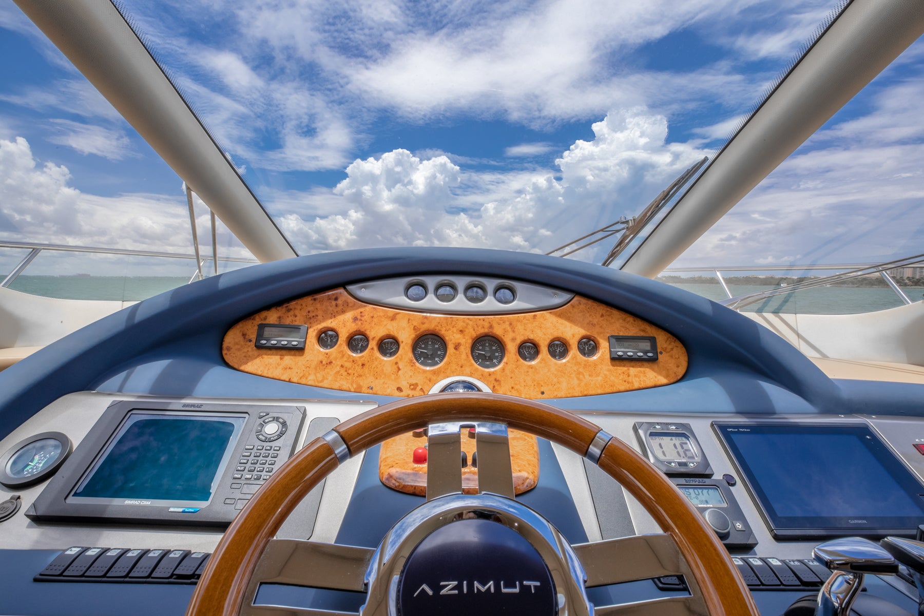 Azimut 62 Flybridge 'Alana Rose' Charter - Premium Experience