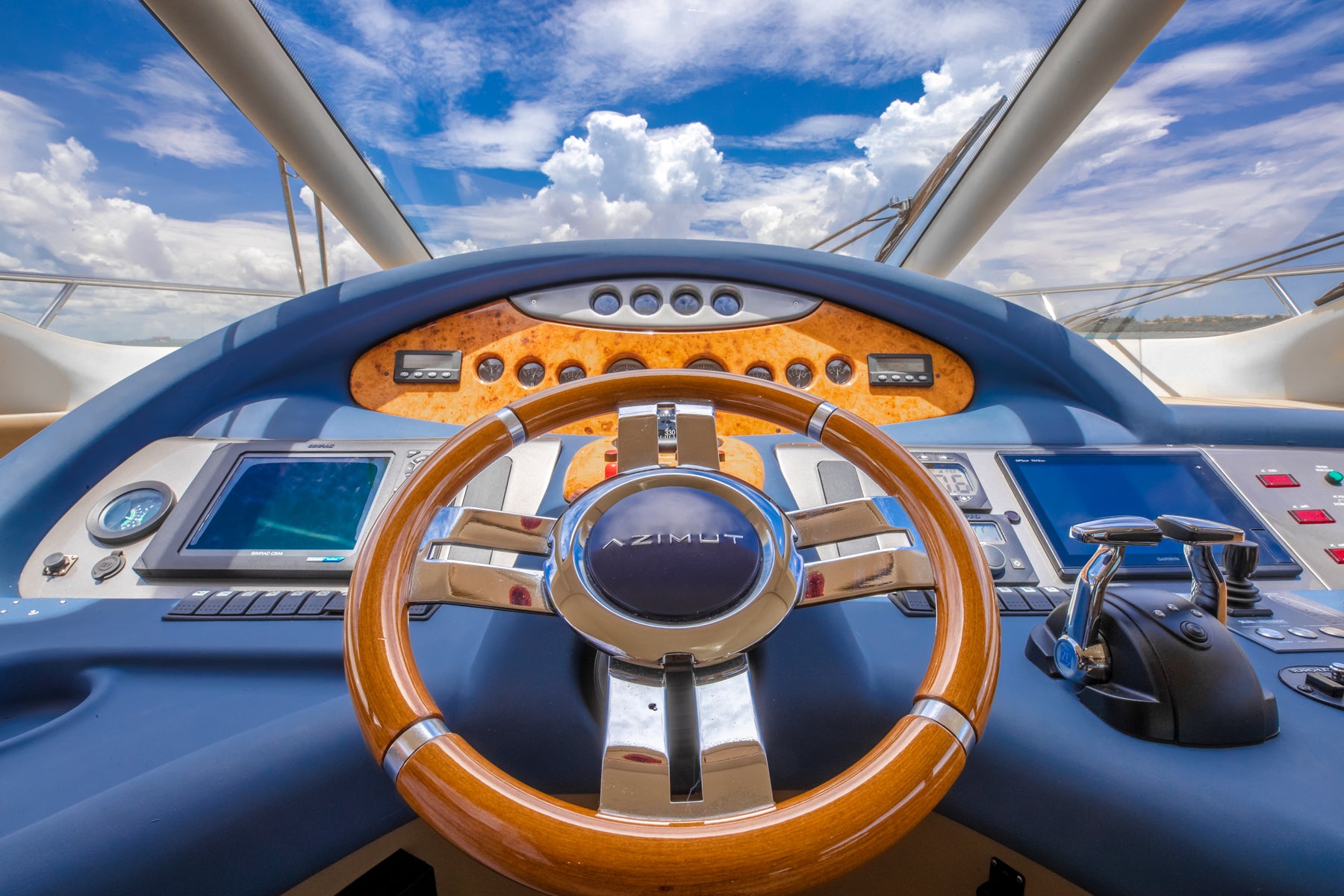 Azimut 62 Flybridge 'Alana Rose' Charter - Premium Experience