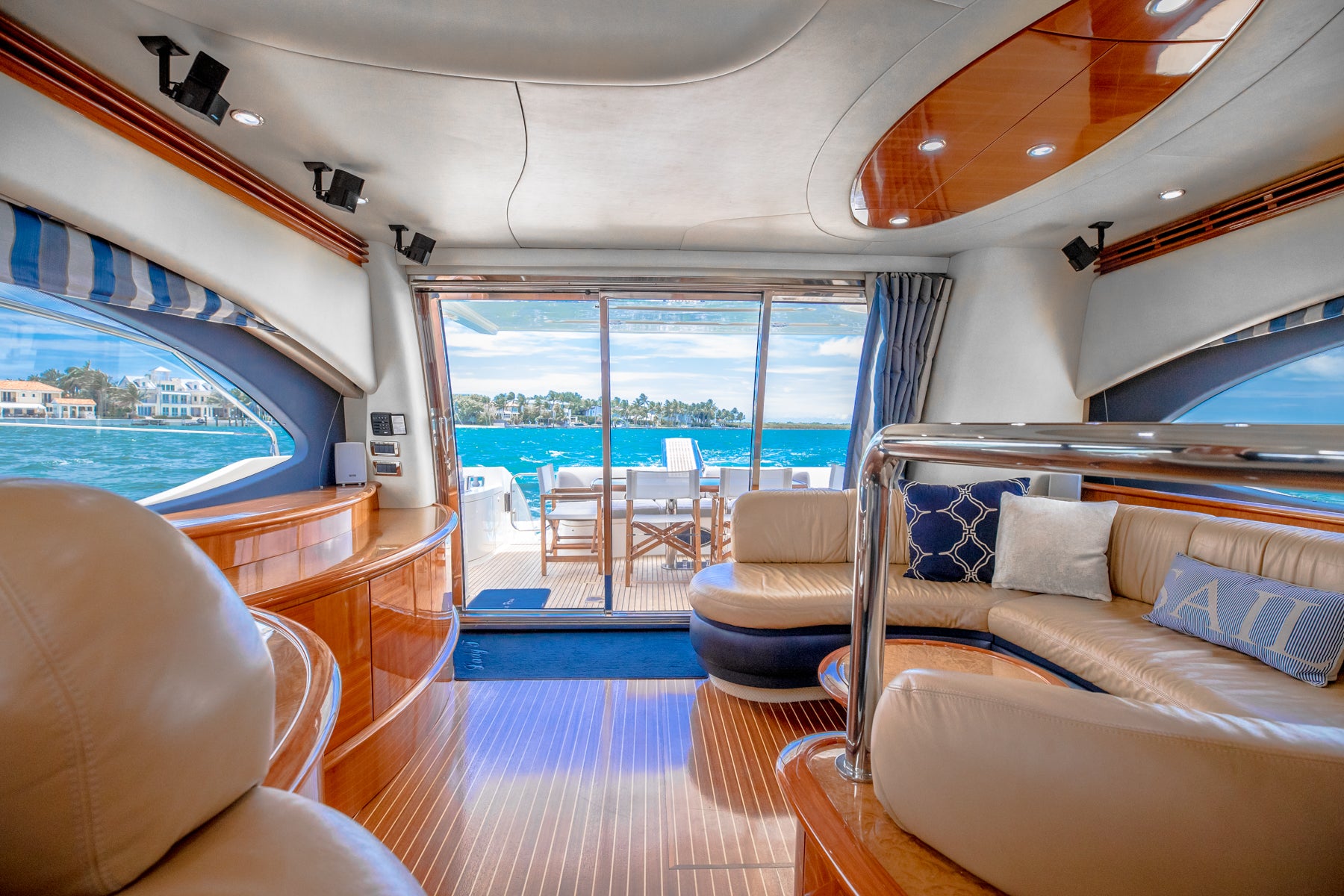 Azimut 62 Flybridge 'Alana Rose' Charter - Premium Experience
