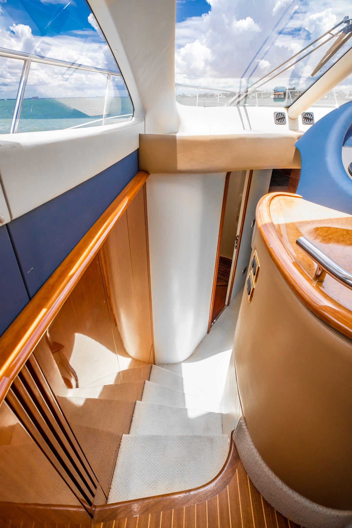 Azimut 62 Flybridge 'Alana Rose' Charter - Premium Experience