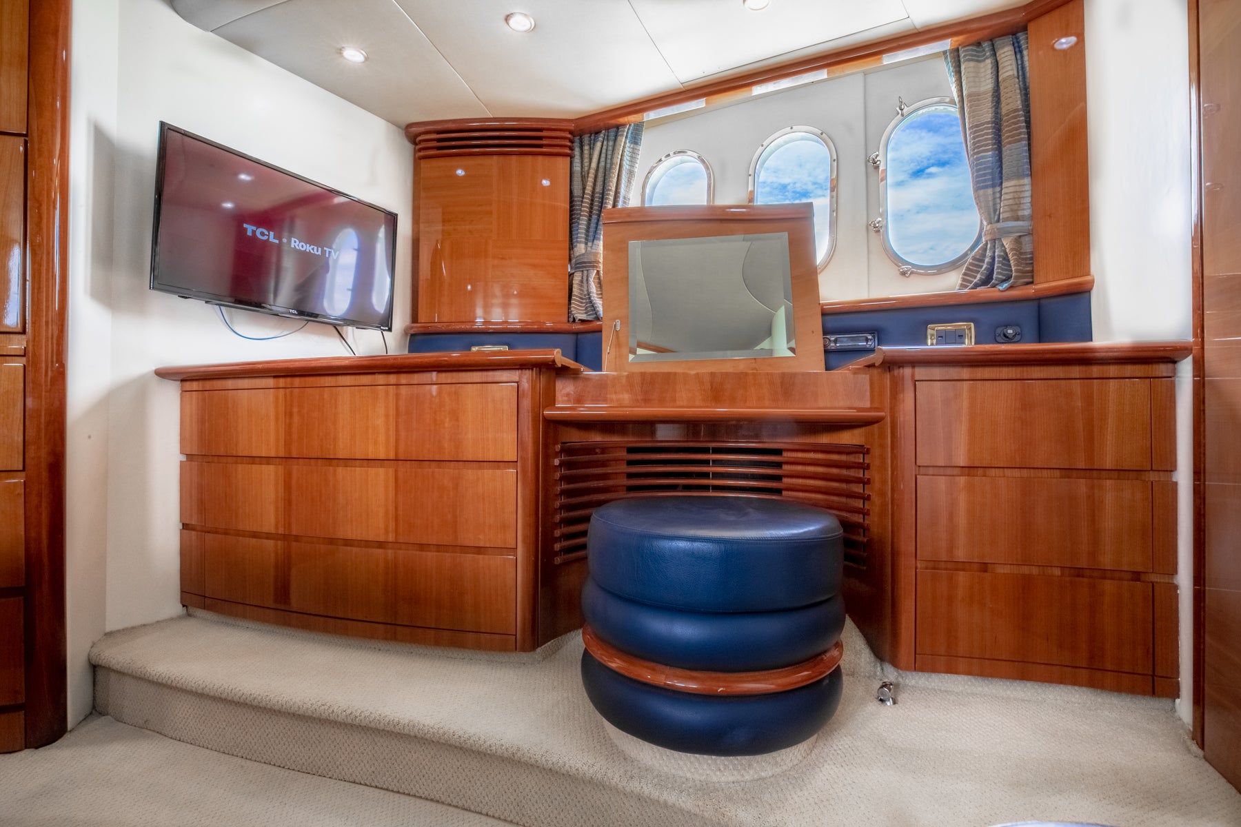 Azimut 62 Flybridge 'Alana Rose' Charter - Premium Experience