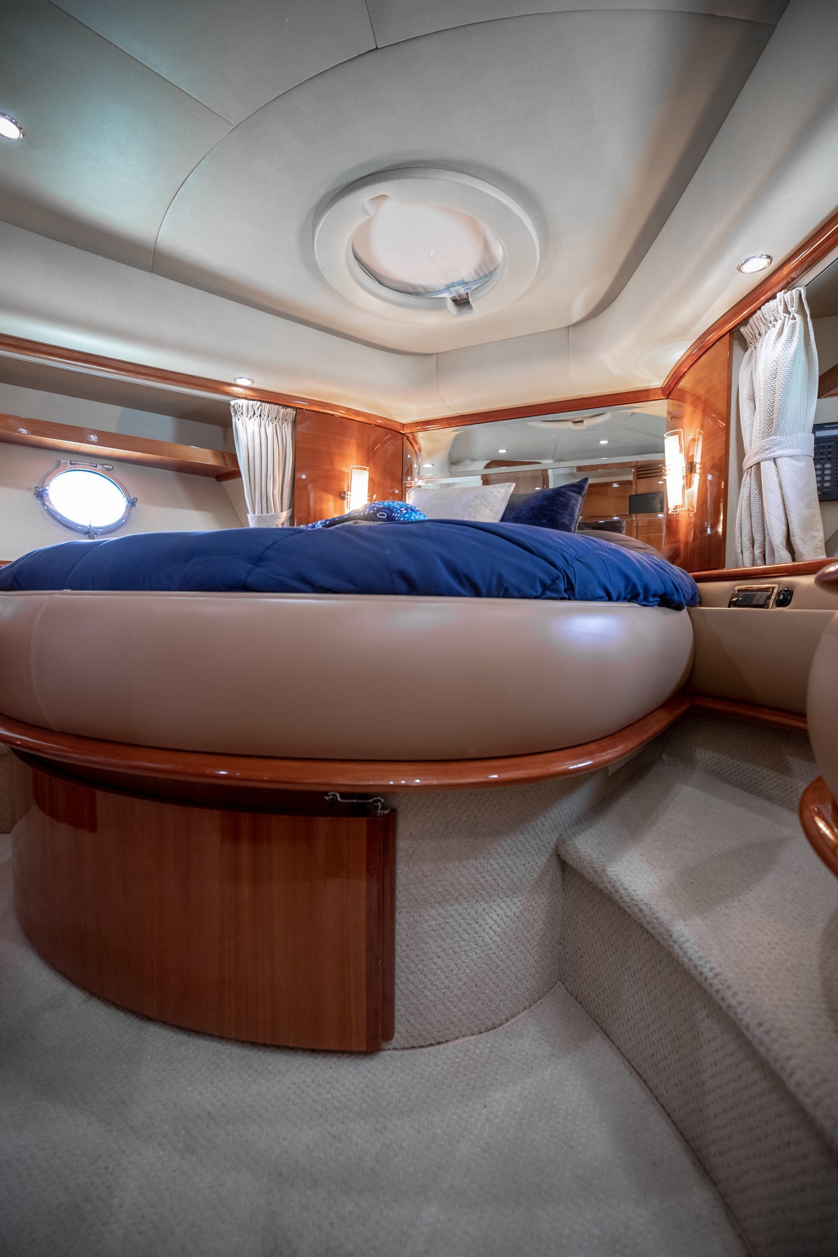 Azimut 62 Flybridge 'Alana Rose' Charter - Premium Experience