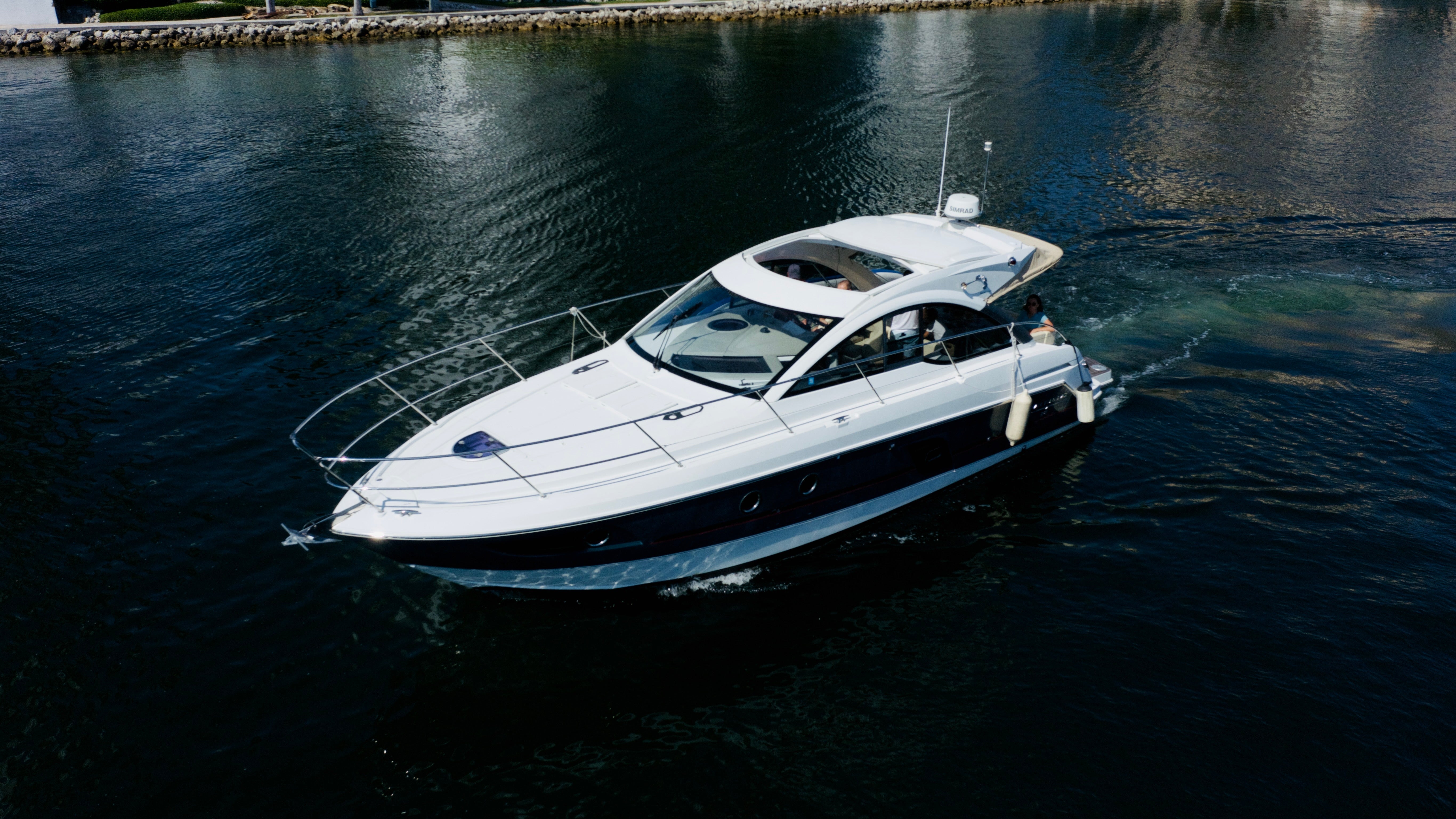 Beneteau Grand Turismo 38 Charter - South Florida