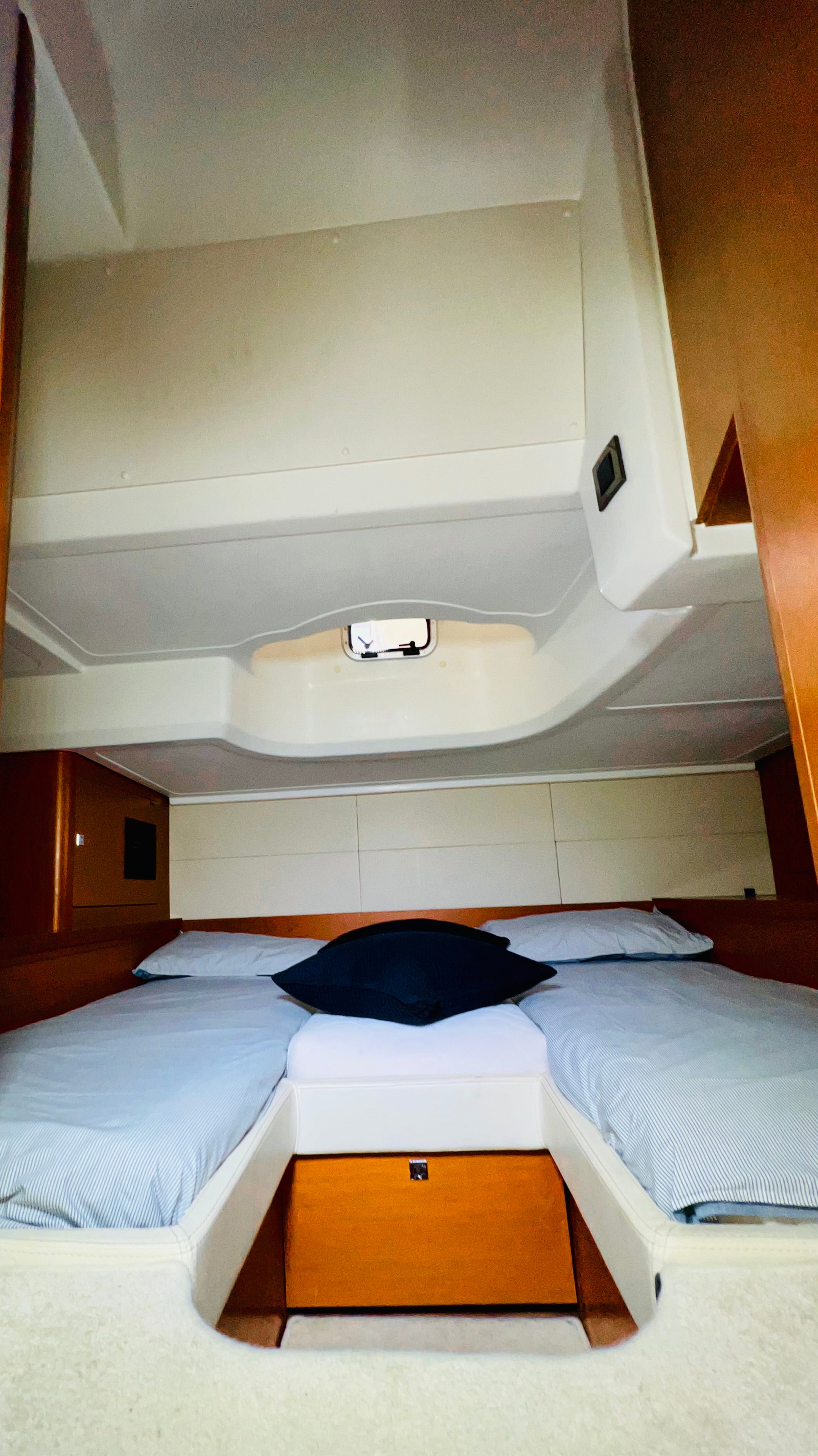 Beneteau Grand Turismo 38 Charter - South Florida