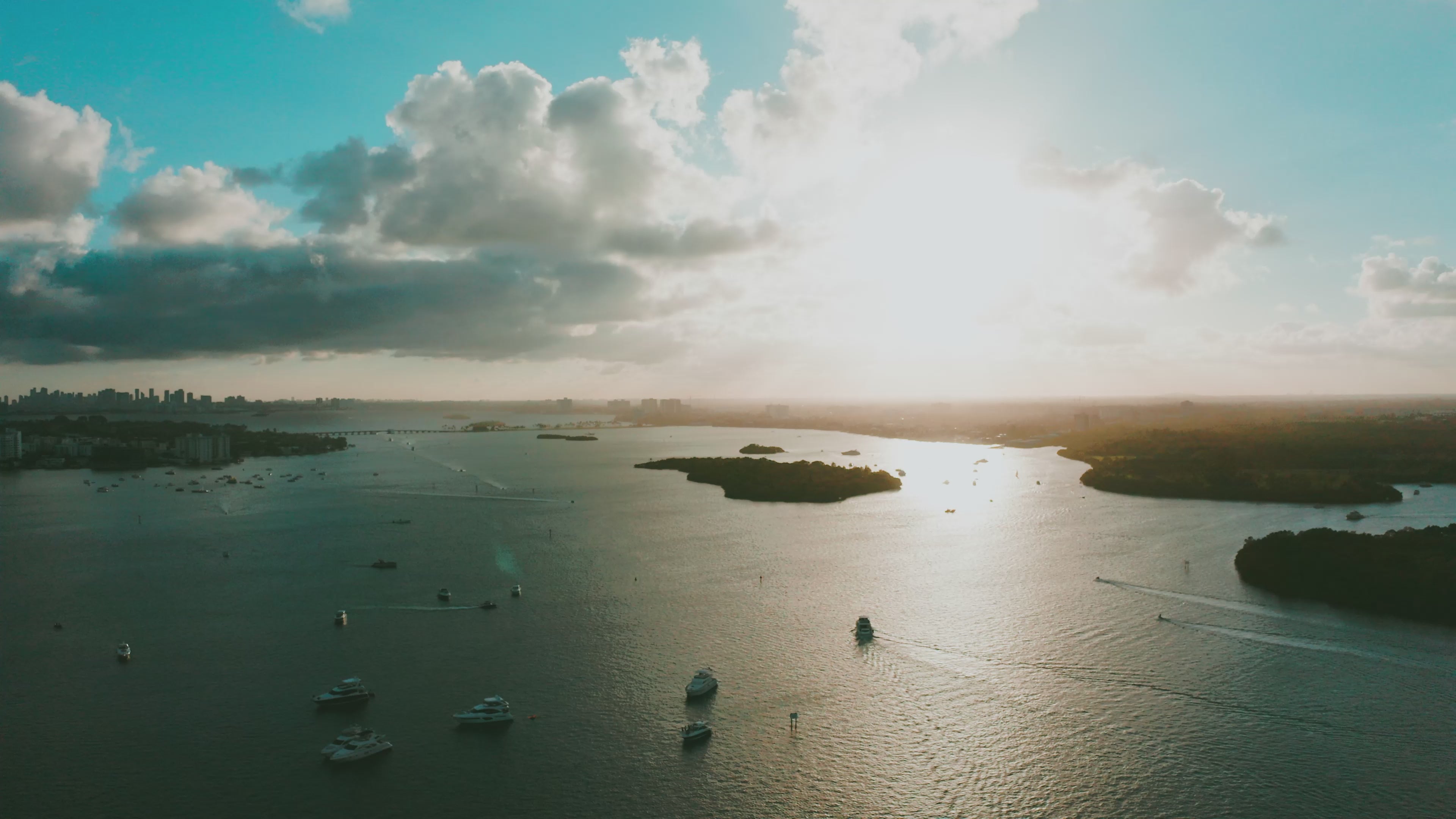 Load video: Beneteau Grand Turismo 38 Charter - South Florida