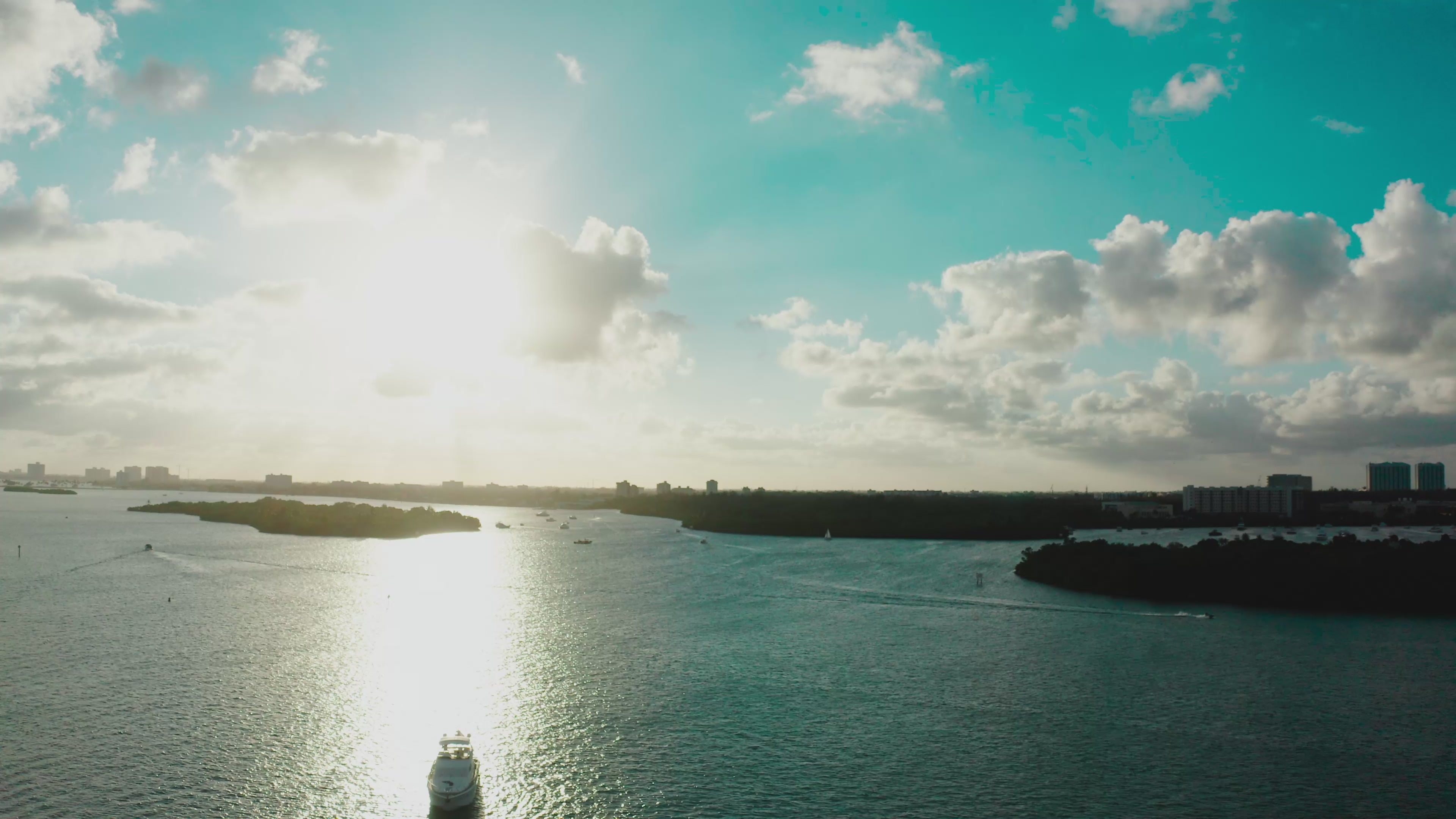 Load video: Beneteau Grand Turismo 38 Charter - South Florida